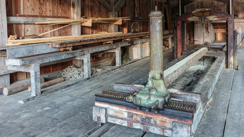 Illustrative unbranded image for Pallet builders; not the named organisation, premises, people or event